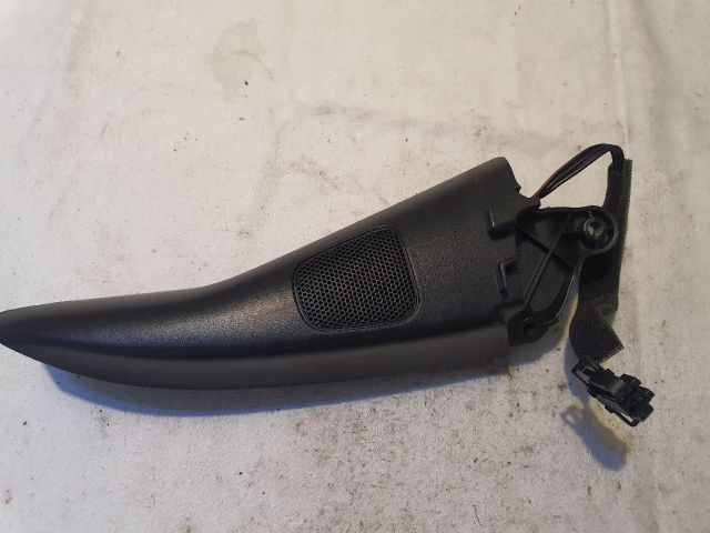 bontott VW GOLF PLUS Jobb A Oszlop Hangszóró Burkolat