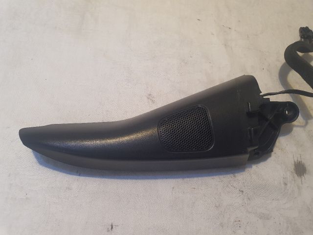 bontott VW GOLF PLUS Jobb A Oszlop Hangszóró Burkolat