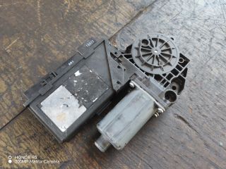 bontott VW GOLF PLUS Jobb első Ablakemelő Motor