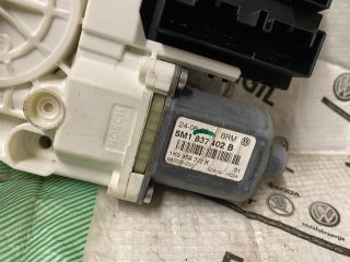 bontott VW GOLF PLUS Jobb első Ablakemelő Motor