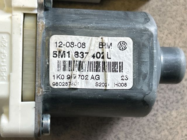 bontott VW GOLF PLUS Jobb első Ablakemelő Motor