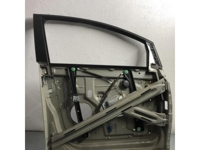 bontott VW GOLF PLUS Jobb első Ajtó (Üres lemez)