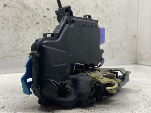 bontott VW GOLF PLUS Jobb első Ajtózár