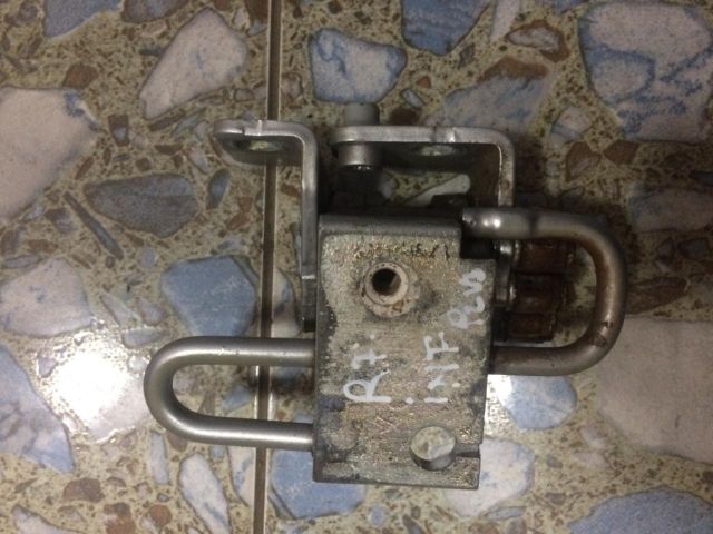 bontott VW GOLF PLUS Jobb első Alsó Zsanér