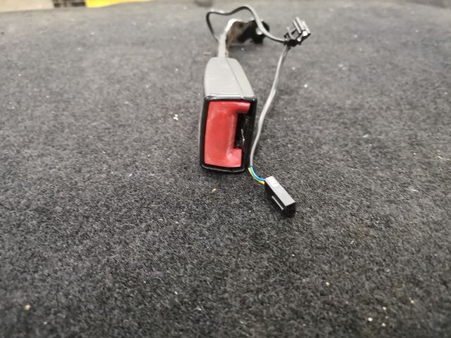 bontott VW GOLF PLUS Jobb első Biztonsági Öv Csat