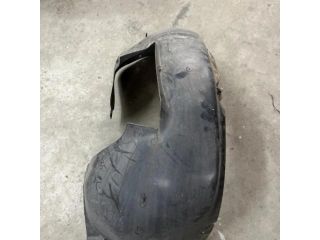 bontott VW GOLF PLUS Jobb első Dobbetét (Kerékjárati, Műanyag)