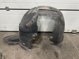 bontott VW GOLF PLUS Jobb első Dobbetét (Kerékjárati, Műanyag)