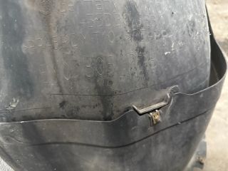 bontott VW GOLF PLUS Jobb első Dobbetét (Kerékjárati, Műanyag)