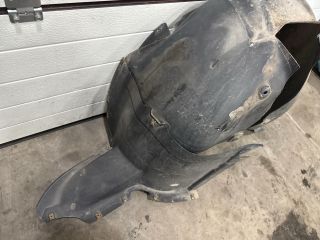 bontott VW GOLF PLUS Jobb első Dobbetét (Kerékjárati, Műanyag)