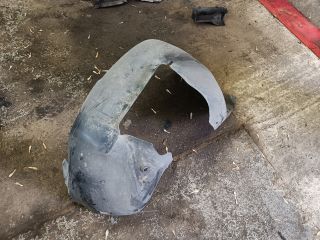 bontott VW GOLF PLUS Jobb első Első Dobbetét (Kerékjárati, Műanyag)