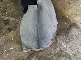 bontott VW GOLF PLUS Jobb első Első Dobbetét (Kerékjárati, Műanyag)