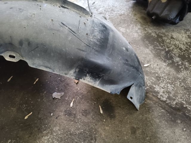 bontott VW GOLF PLUS Jobb első Első Dobbetét (Kerékjárati, Műanyag)