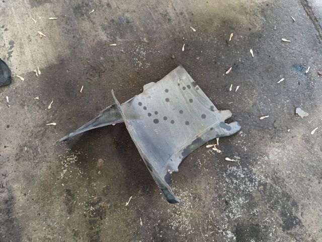 bontott VW GOLF PLUS Jobb első Első Dobbetét (Kerékjárati, Műanyag)