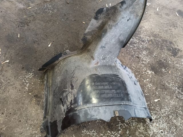 bontott VW GOLF PLUS Jobb első Első Dobbetét (Kerékjárati, Műanyag)