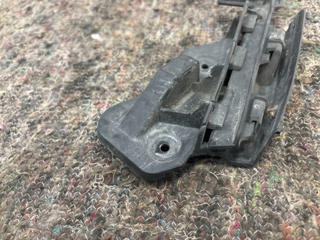 bontott VW GOLF PLUS Jobb első Oldal Lökhárító Tartó (Műanyag)