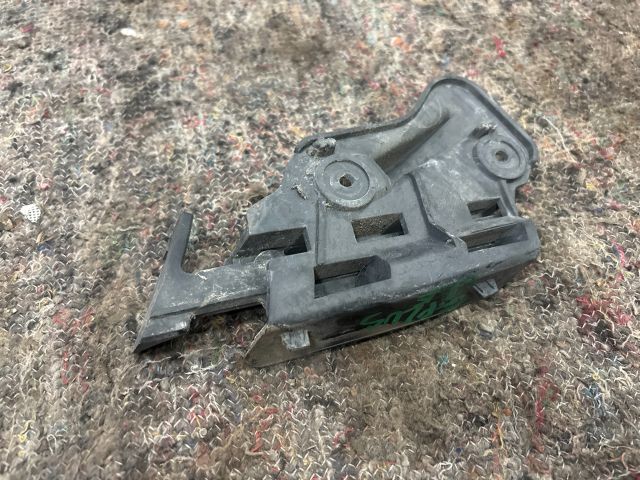 bontott VW GOLF PLUS Jobb első Oldal Lökhárító Tartó (Műanyag)