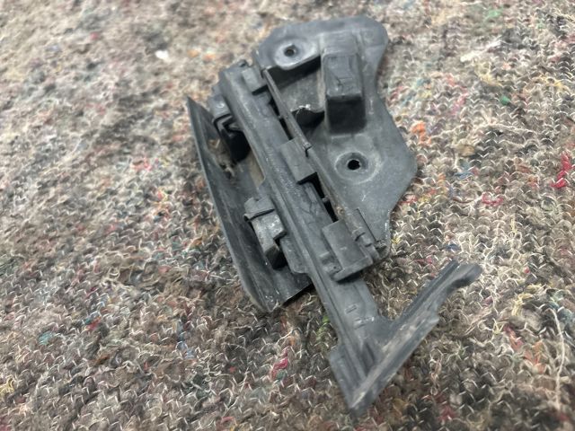 bontott VW GOLF PLUS Jobb első Oldal Lökhárító Tartó (Műanyag)