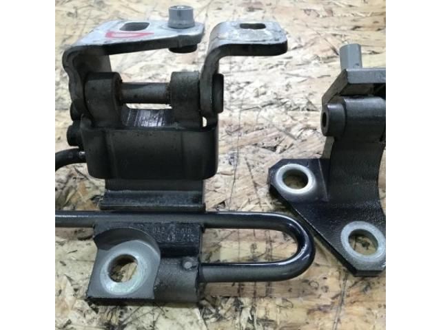 bontott VW GOLF PLUS Jobb első Zsanér