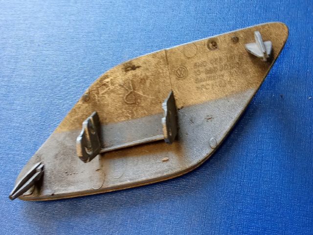 bontott VW GOLF PLUS Jobb Fényszórómosó Fedél