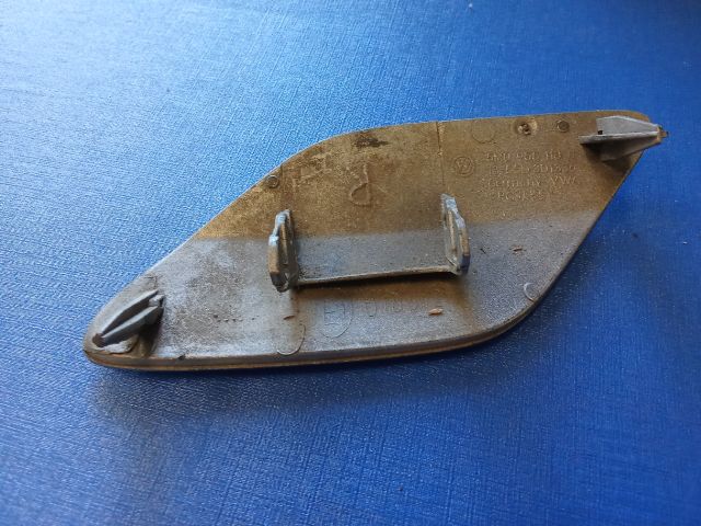 bontott VW GOLF PLUS Jobb Fényszórómosó Fedél