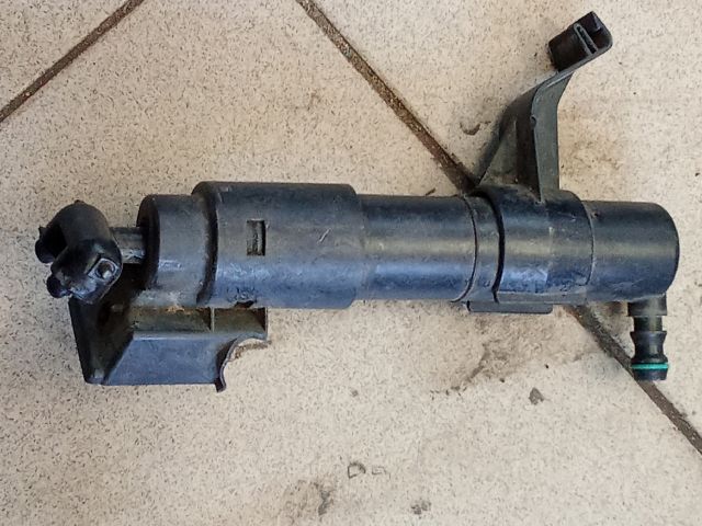 bontott VW GOLF PLUS Jobb Fényszórómosó Fúvóka