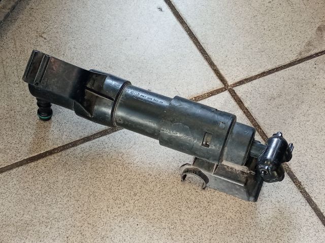 bontott VW GOLF PLUS Jobb Fényszórómosó Fúvóka