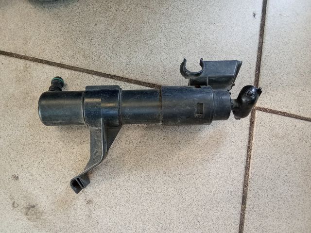 bontott VW GOLF PLUS Jobb Fényszórómosó Fúvóka