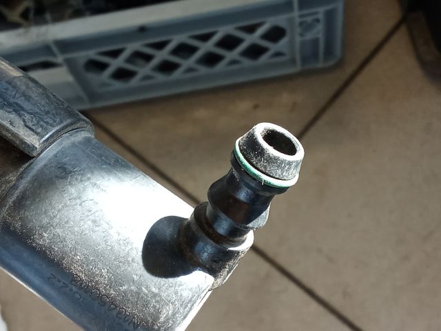 bontott VW GOLF PLUS Jobb Fényszórómosó Fúvóka