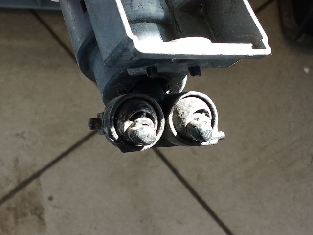 bontott VW GOLF PLUS Jobb Fényszórómosó Fúvóka