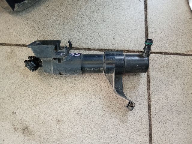 bontott VW GOLF PLUS Jobb Fényszórómosó Fúvóka