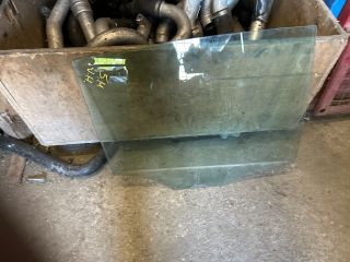 bontott VW GOLF PLUS Jobb hátsó Ablak