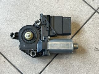 bontott VW GOLF PLUS Jobb hátsó Ablakemelő Motor