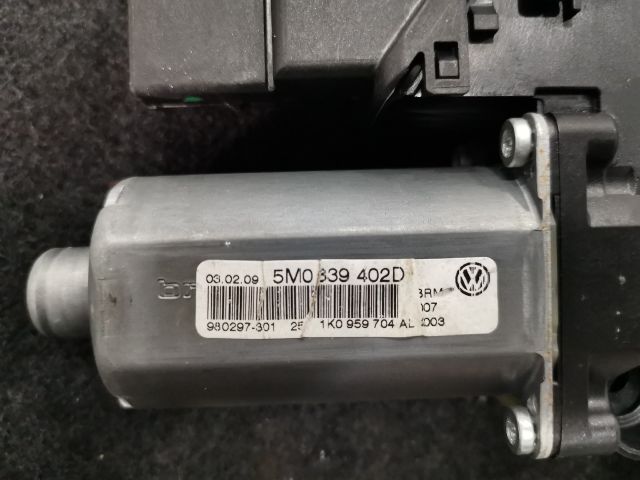 bontott VW GOLF PLUS Jobb hátsó Ablakemelő Motor