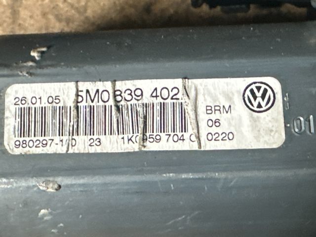 bontott VW GOLF PLUS Jobb hátsó Ablakemelő Motor