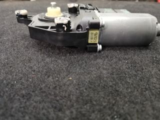 bontott VW GOLF PLUS Jobb hátsó Ablakemelő Motor