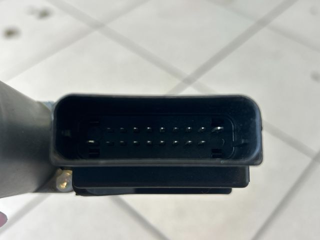 bontott VW GOLF PLUS Jobb hátsó Ablakemelő Motor