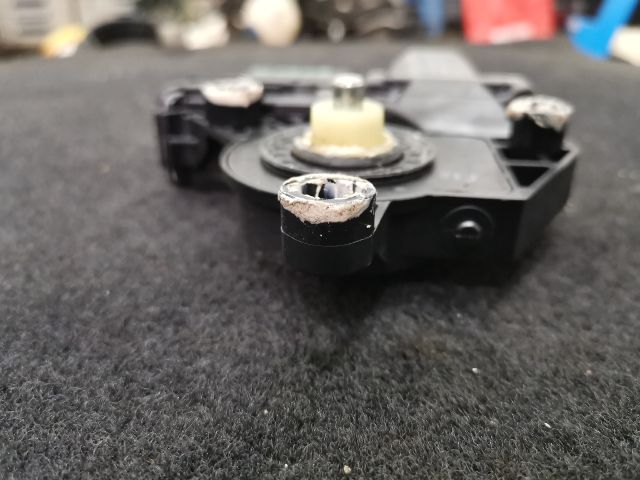 bontott VW GOLF PLUS Jobb hátsó Ablakemelő Motor