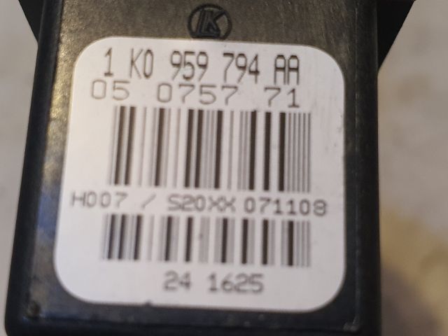 bontott VW GOLF PLUS Jobb hátsó Ablakemelő Motor