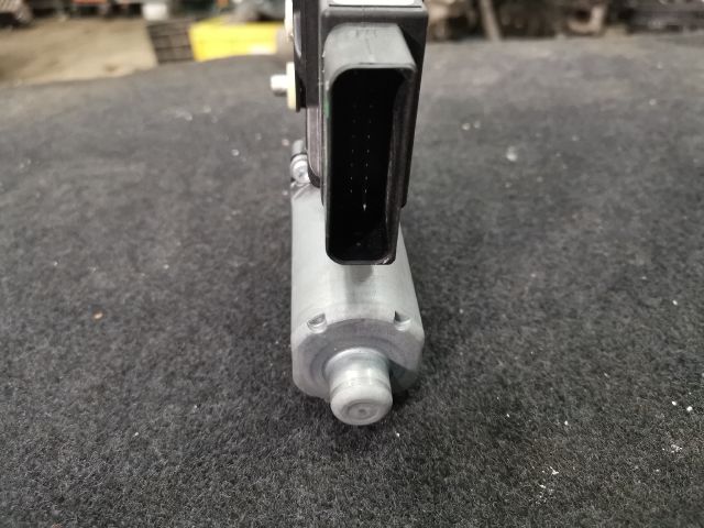 bontott VW GOLF PLUS Jobb hátsó Ablakemelő Motor