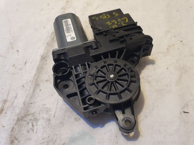 bontott VW GOLF PLUS Jobb hátsó Ablakemelő Motor