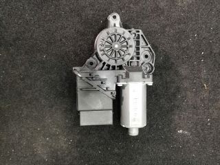 bontott VW GOLF PLUS Jobb hátsó Ablakemelő Motor