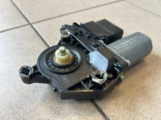 bontott VW GOLF PLUS Jobb hátsó Ablakemelő Motor