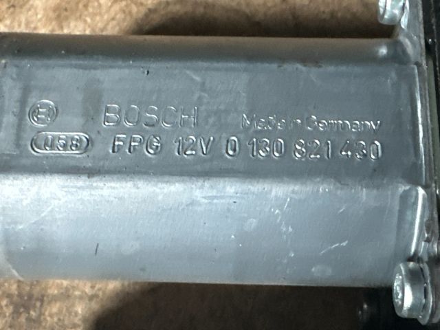 bontott VW GOLF PLUS Jobb hátsó Ablakemelő Motor