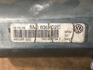 bontott VW GOLF PLUS Jobb hátsó Ablakemelő Motor