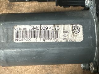 bontott VW GOLF PLUS Jobb hátsó Ablakemelő Motor