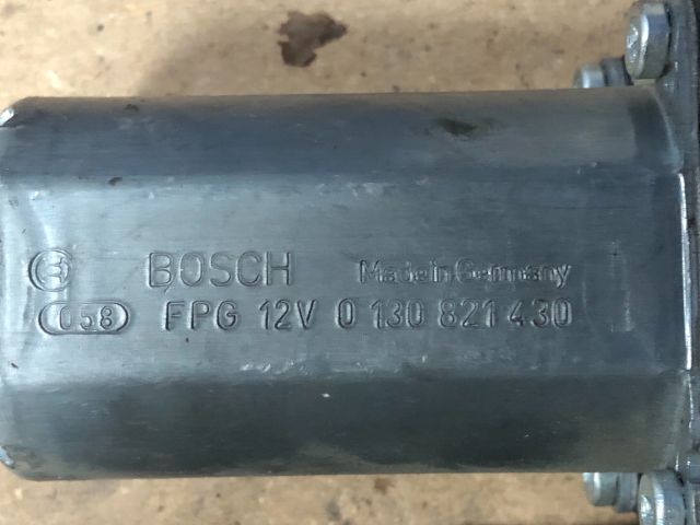 bontott VW GOLF PLUS Jobb hátsó Ablakemelő Motor