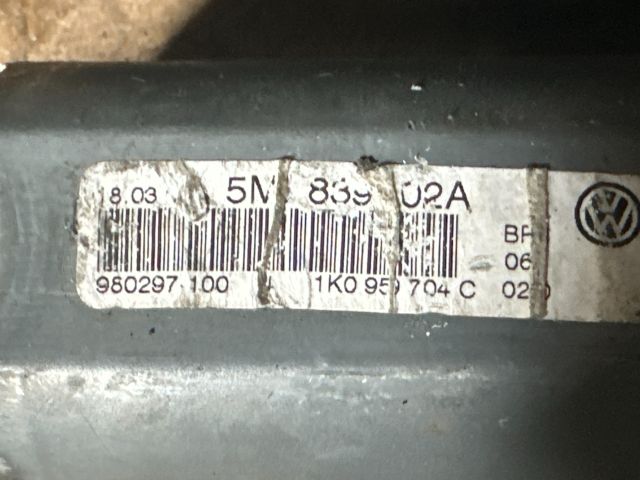 bontott VW GOLF PLUS Jobb hátsó Ablakemelő Motor