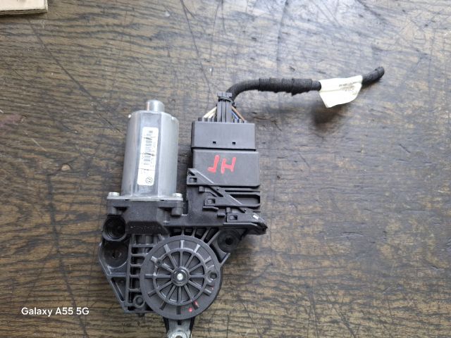 bontott VW GOLF PLUS Jobb hátsó Ablakemelő Motor