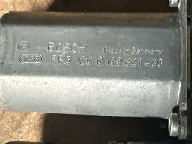 bontott VW GOLF PLUS Jobb hátsó Ablakemelő Motor