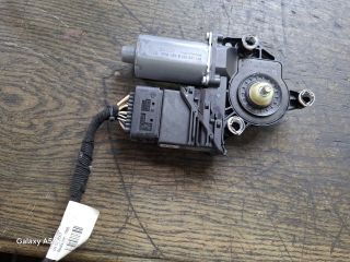 bontott VW GOLF PLUS Jobb hátsó Ablakemelő Motor